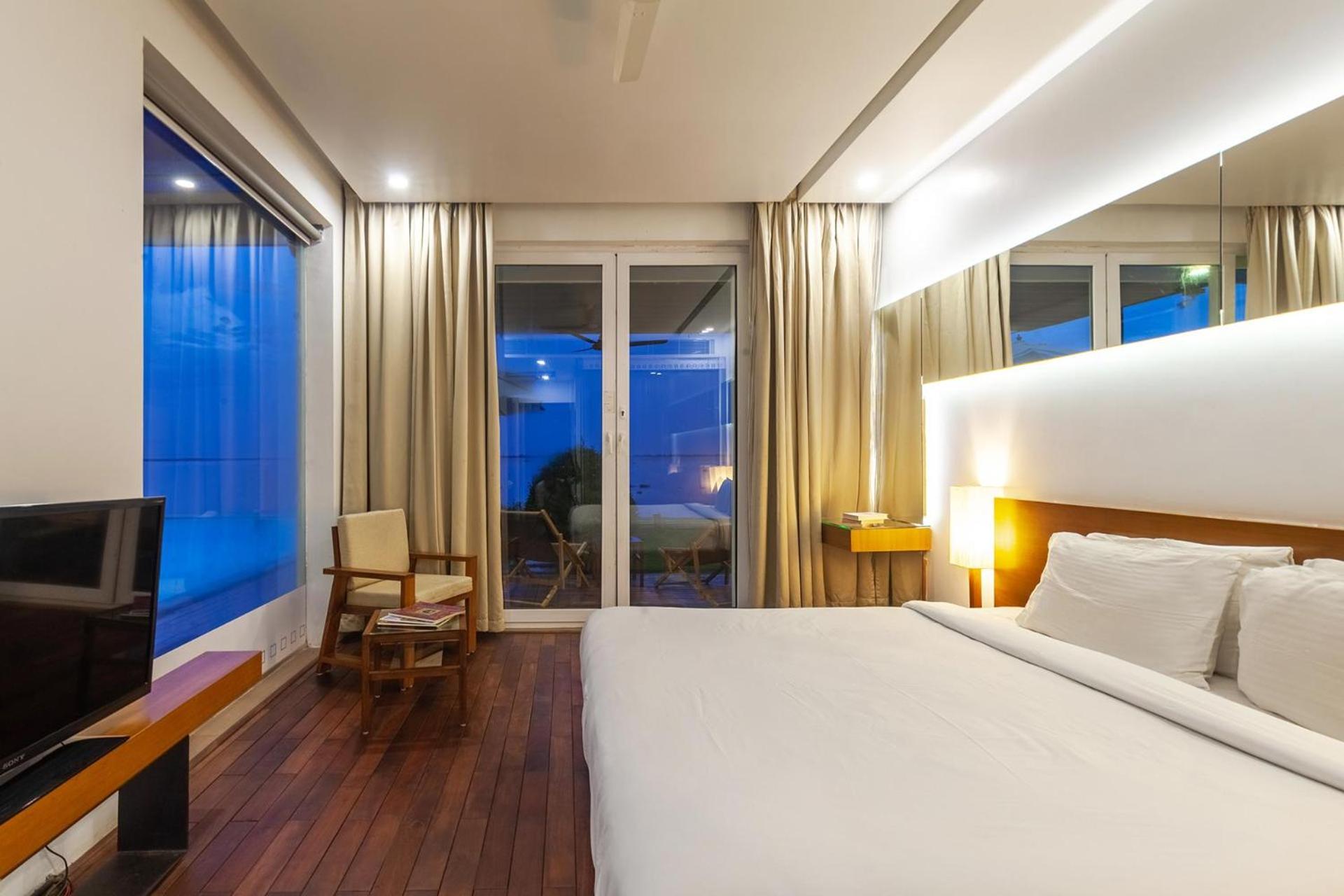 Stayvista At The Rain - River Villa With Infinity Pool Alappuzha Extérieur photo
