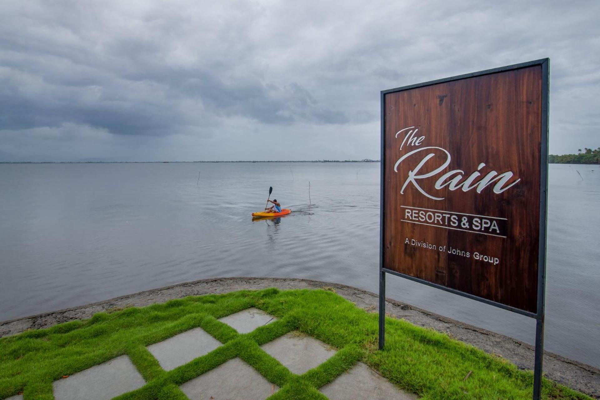 Stayvista At The Rain - River Villa With Infinity Pool Alappuzha Extérieur photo