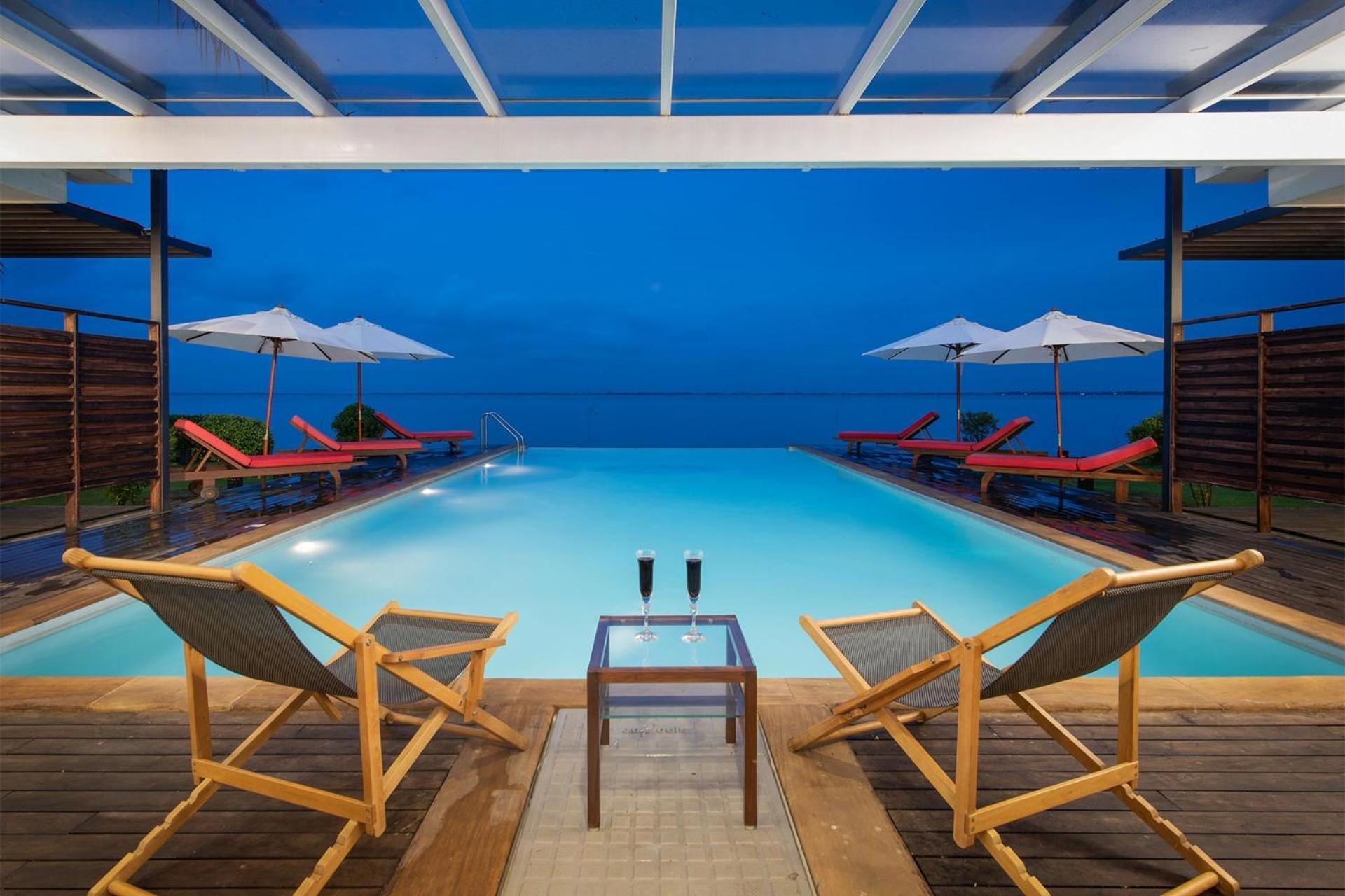 Stayvista At The Rain - River Villa With Infinity Pool Alappuzha Extérieur photo