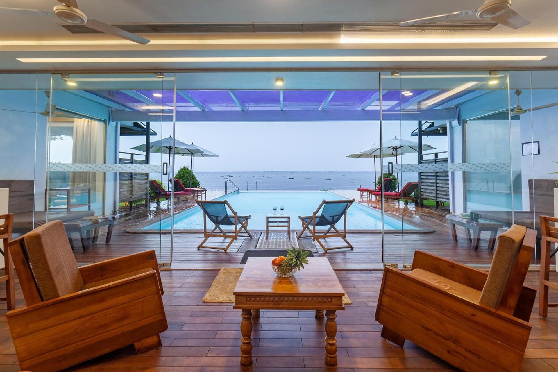 Stayvista At The Rain - River Villa With Infinity Pool Alappuzha Extérieur photo