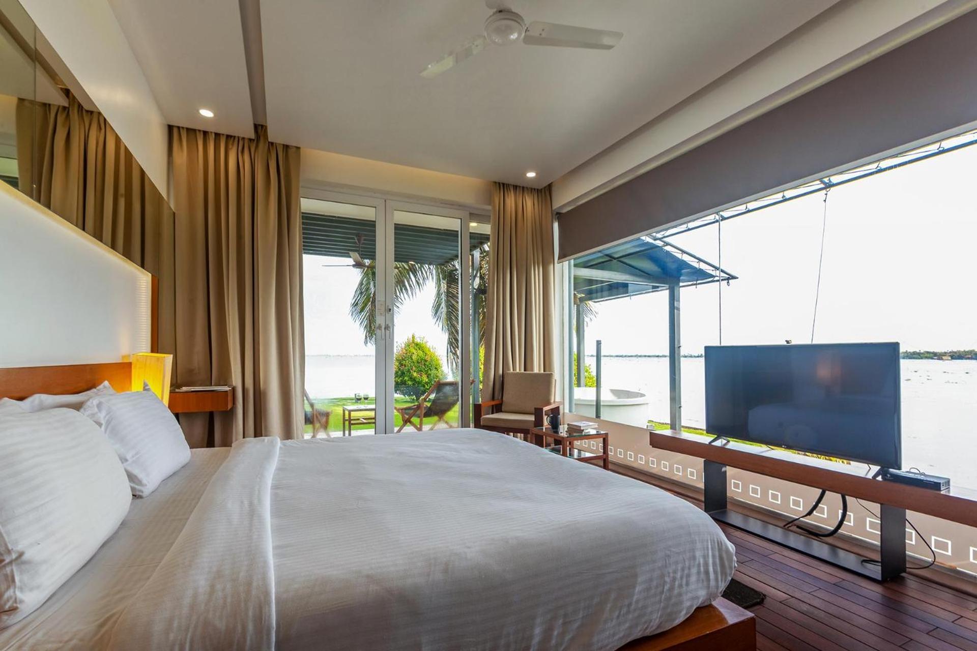 Stayvista At The Rain - River Villa With Infinity Pool Alappuzha Extérieur photo