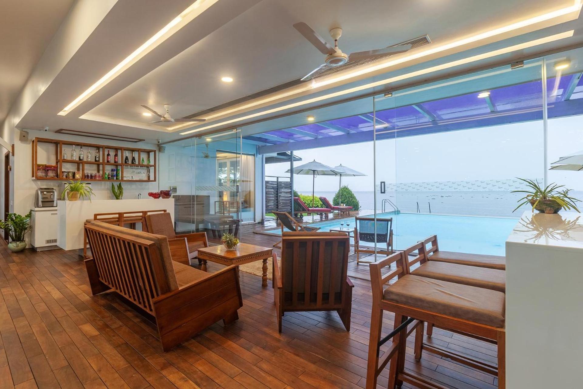 Stayvista At The Rain - River Villa With Infinity Pool Alappuzha Extérieur photo