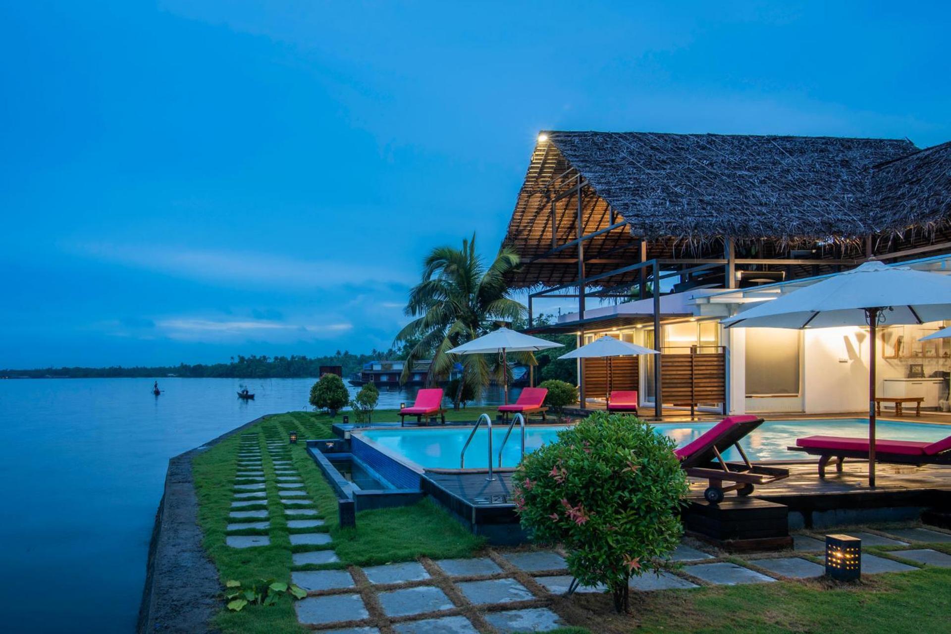 Stayvista At The Rain - River Villa With Infinity Pool Alappuzha Extérieur photo