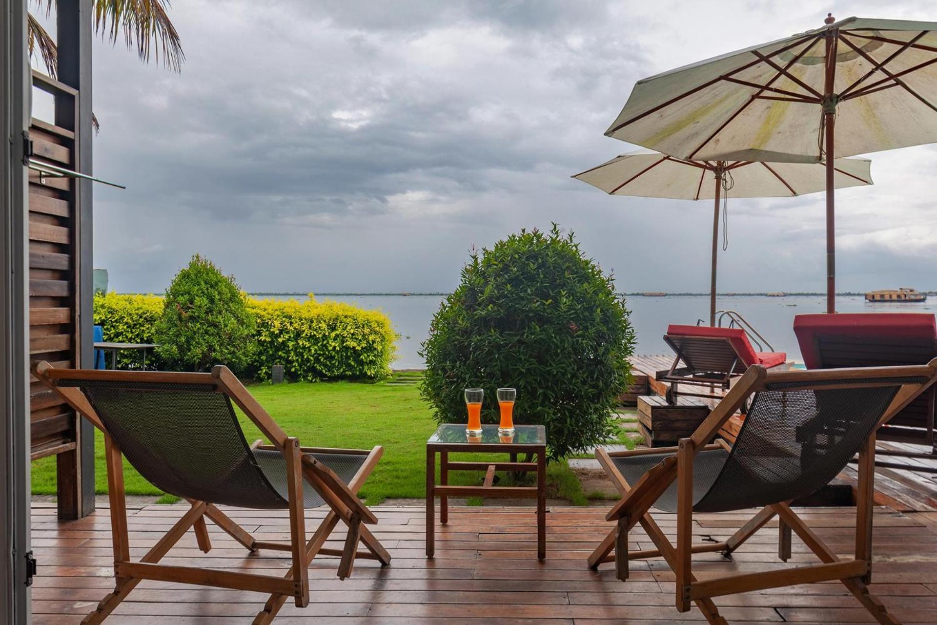 Stayvista At The Rain - River Villa With Infinity Pool Alappuzha Extérieur photo